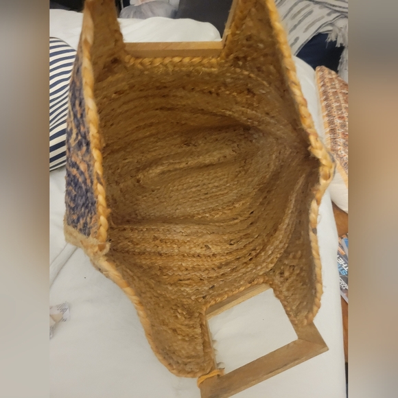 Stylish Tan and Blue Woven Tote Bag - Picture 3 of 3